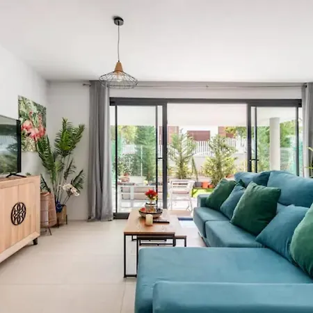 Tranquil Sea Breeze Apartment *