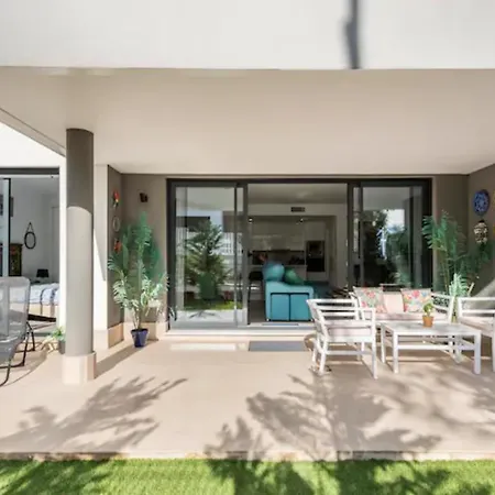 Tranquil Sea Breeze Διαμέρισμα Εστεπόνα