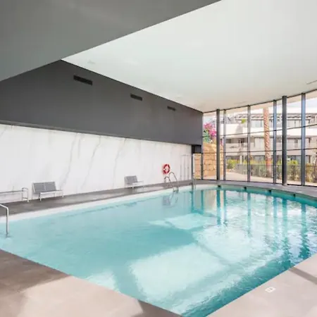 Tranquil Sea Breeze Εστεπόνα