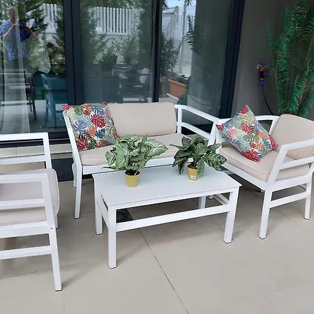 Tranquil Sea Breeze *