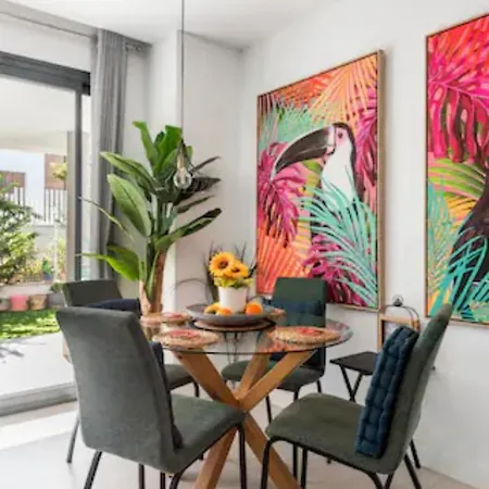 Tranquil Sea Breeze Apartament Estepona